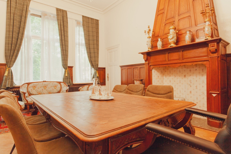 Room 4, Villa Thor A Majestic 100-year-old Manor, Limburg