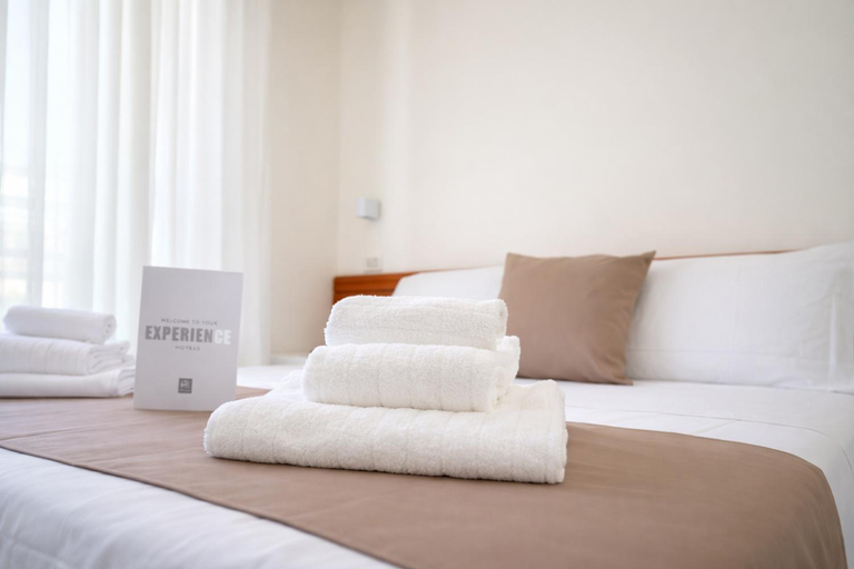 Bedroom 3, HOTEL REGAL, Rimini