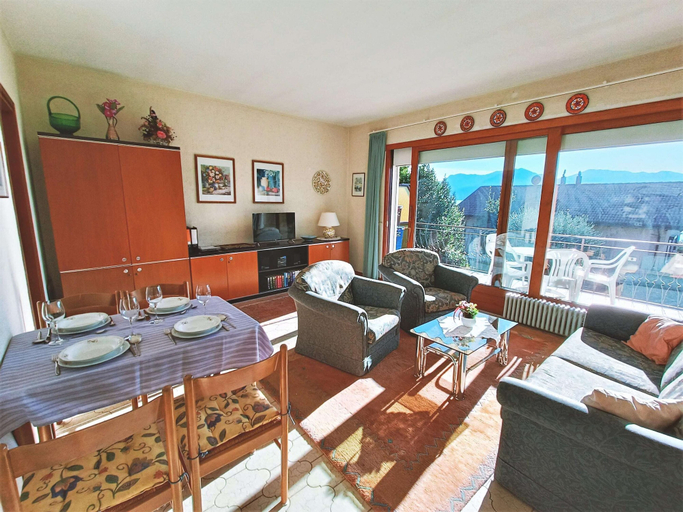 Dining 2, Holiday Home in Italy With Sea & Mountain Views, Varese