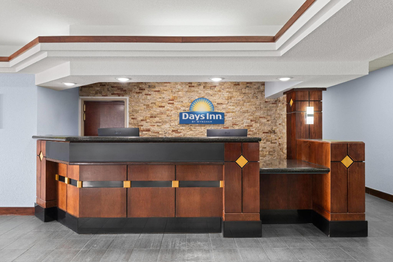 Public Area 2, Days Inn by Wyndham Dodge City, Ford