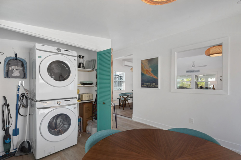 Interior 1, Bluewaters Beach House, Lee