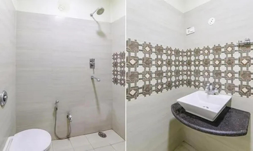 Bathroom, Via Harmony, Kaushambi