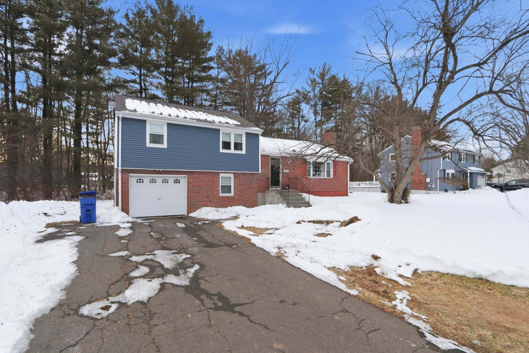 Exterior 2, Comfortable Bloomfield 3br Retreat 3 Bedroom Home, Hartford