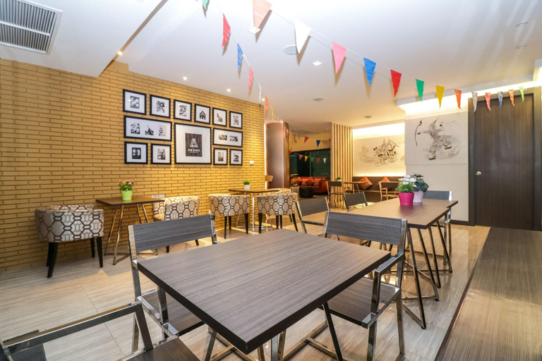 Food & Drinks 5, Aim House Bangkok Hotel, Khlong San