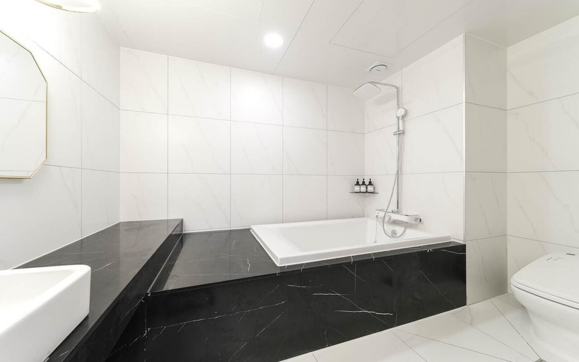 Bathroom 2, Incheon Hound New Town Branch, Gimpo