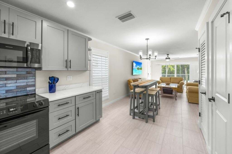 Private kitchen 3, Seashells Unit 24 2 Bedroom Condo, Lee