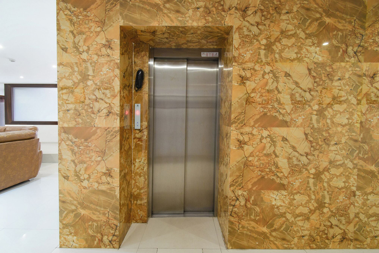 Elevator 5, Fabhotel Welkin, Hyderabad