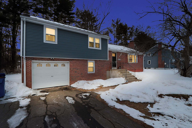 Primary image, Comfortable Bloomfield 3br Retreat 3 Bedroom Home, Hartford