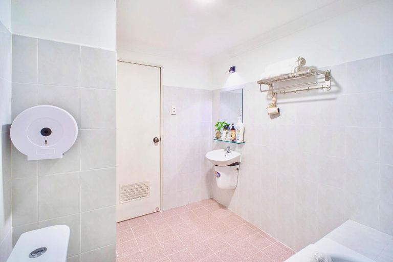 Bathroom 4, Hotel Sunny Saigon, District 1