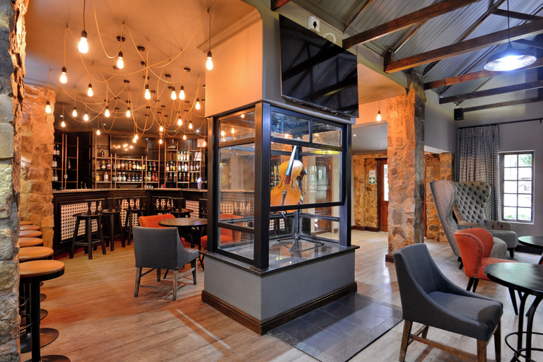 Food & Drinks 5, Dunkeld Country Estate, Nkangala
