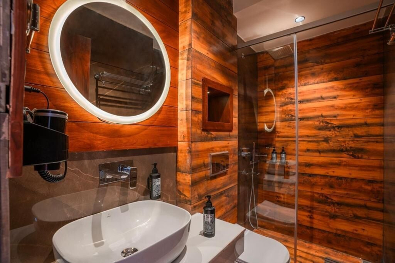 Bathroom 3, Indulge Mcleodganj by PACK, Kangra