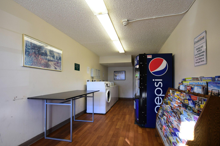 Food & Drinks, Hometowne Studios Denver - Lakewood West, Jefferson