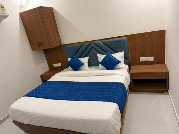 Room 2, hotel beral, Ahmadabad
