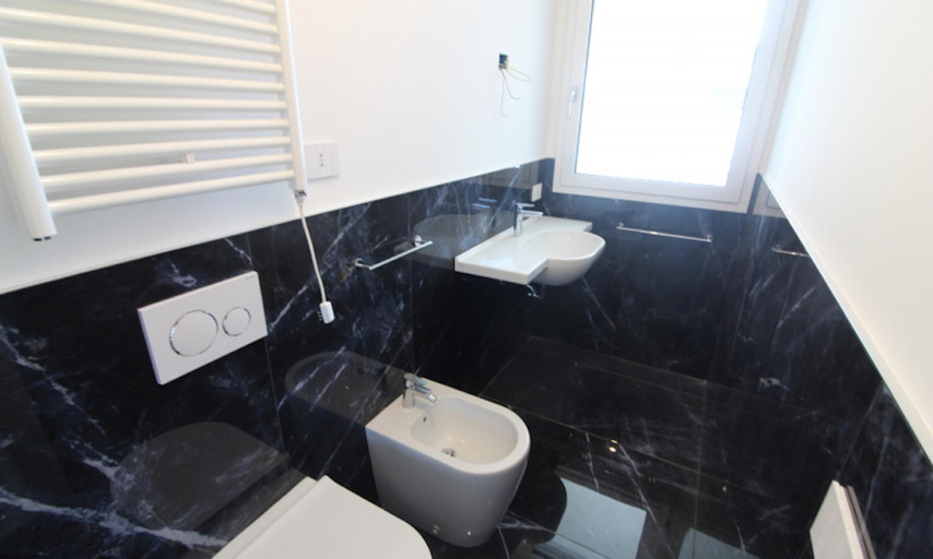 5, Modern villa with a fenced garden, Udine