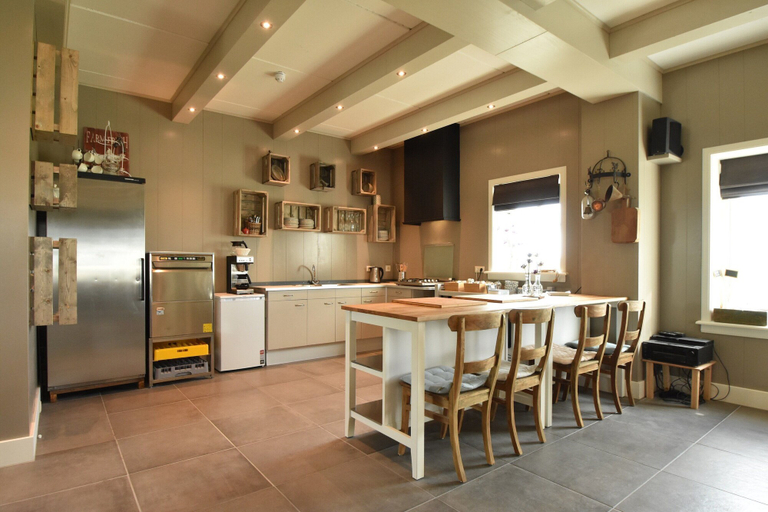 Others 4, Spacious Holiday Home in Beemster near Windmill, Beemster