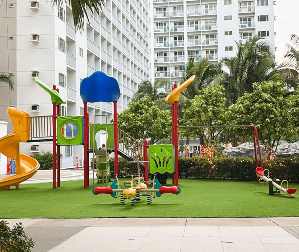 Children's play area - outdoor, 1BR Near MOA Balcony & Wi-Fi, Pasay City