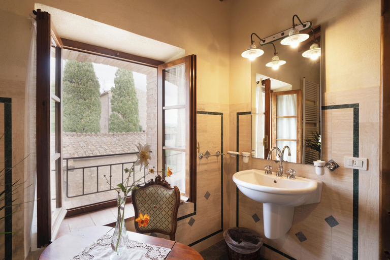 Others 5, Villa Montecastello, Siena