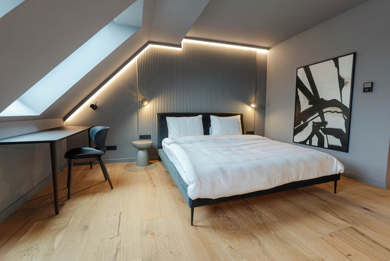 Room 2, Conlon House Central, München