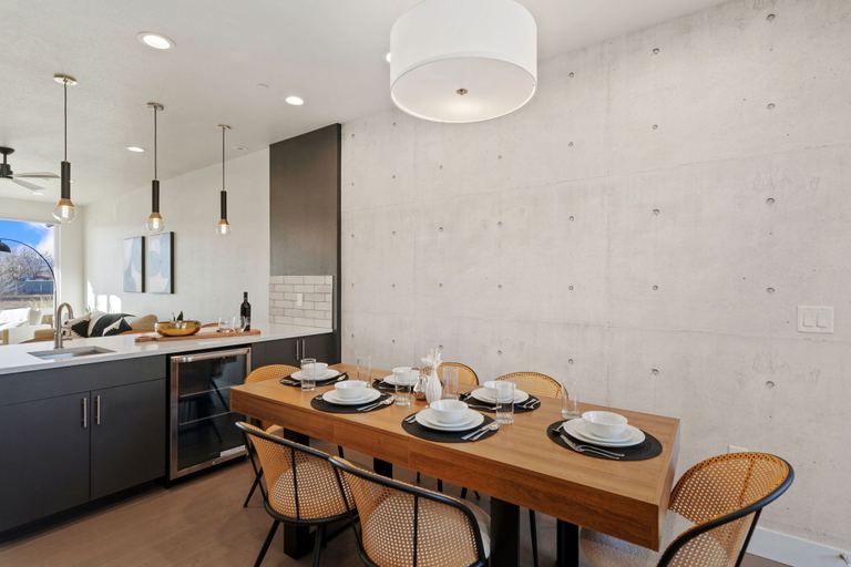 Food & Drinks 5, Mountain View Home w/ King Beds & Rooftop Deck, Larimer