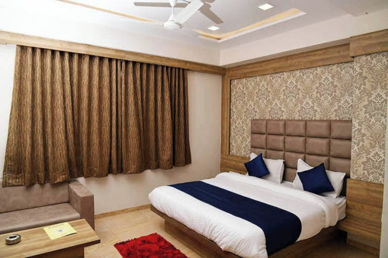 Room 5, Hotel PVR, Ahmadabad