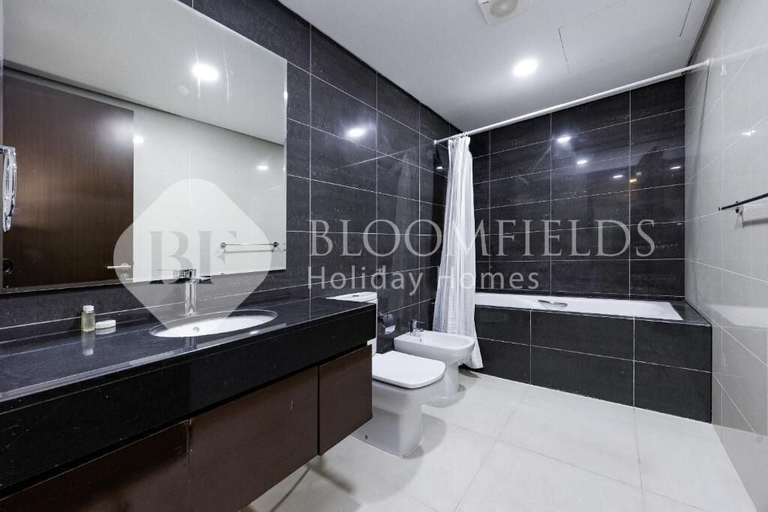 Bathroom 4, Bloomfields Premium 1br Burooj, Abu Dhabi City