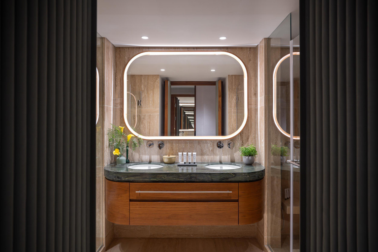 Bathroom 5, Dan Accadia Herzliya