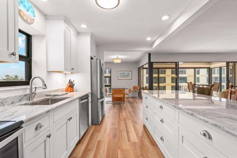 Private kitchen 5, Kings Crown Unit 212 2 Bedroom Condo, Lee