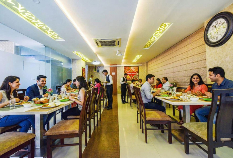 Food & Drinks 5, FabHotel Prime Prowell Crown, Hyderabad