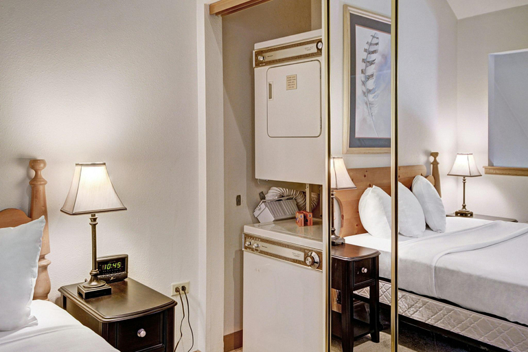 Bedroom, River Mountain Lodge, Summit
