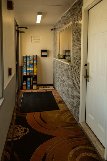 Public Area 3, Bourne Bridge Inn , Barnstable