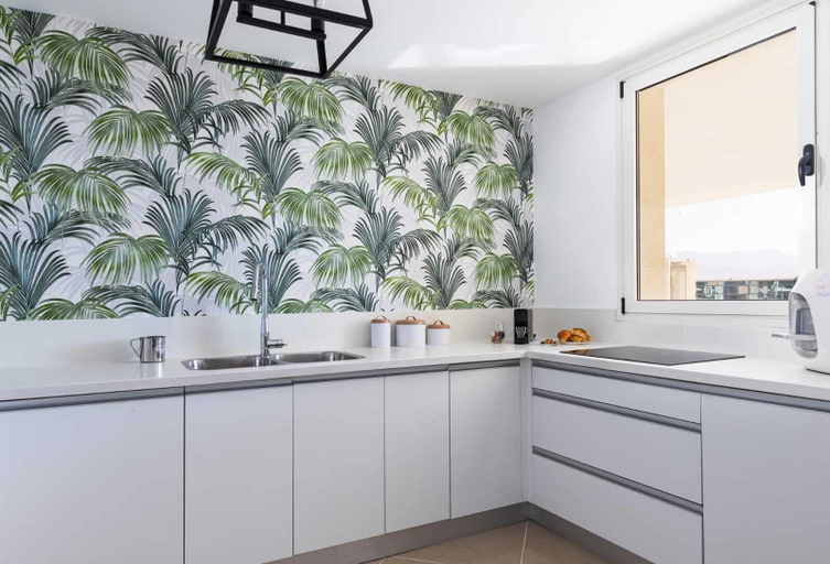 Private kitchen 5, MAMAD - Bright Eilat escape with balcony n pool