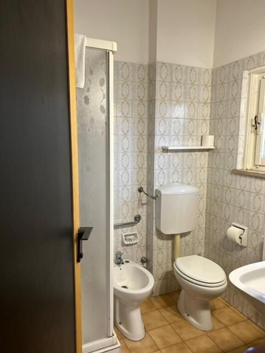 Bathroom 3, Hotel Amica, Parma