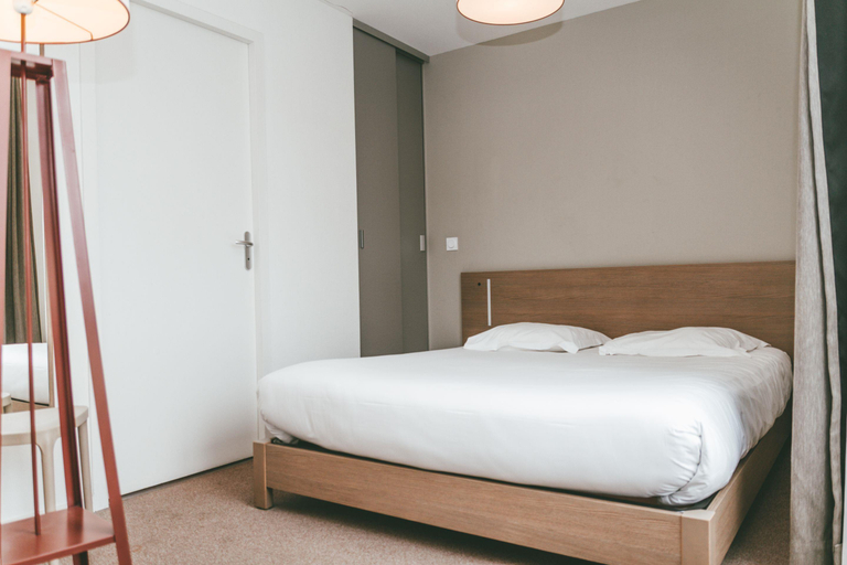 Bedroom 3, Terres de France - Appart'Hotel Quimper Bretagne, Finistère