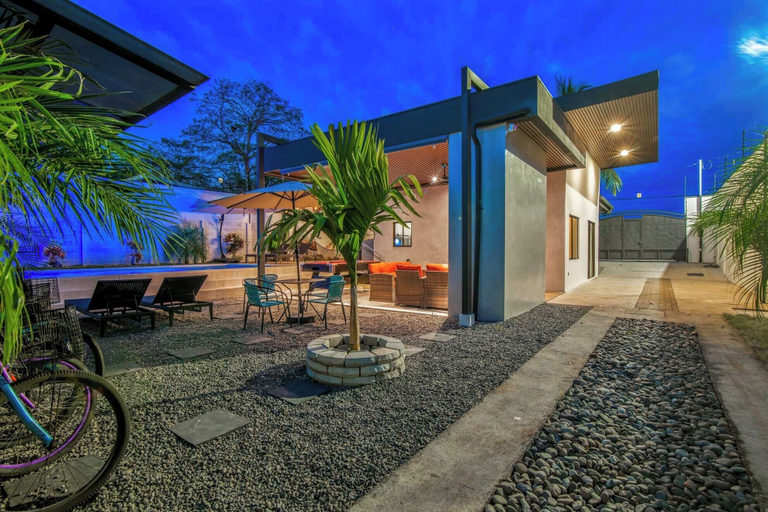 Exterior & Views 2, La Casa de Papi, Parrita