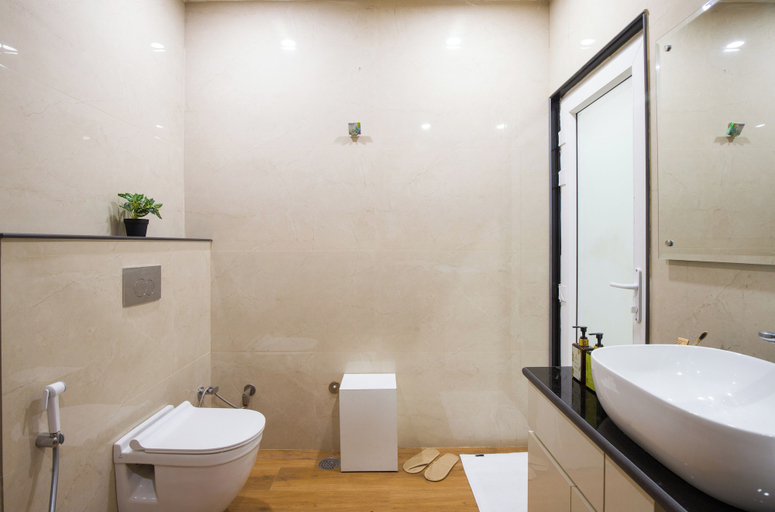 Bathroom 4, ELIVAAS Enchantia 6 BHK Farmhouse, Gurgaon