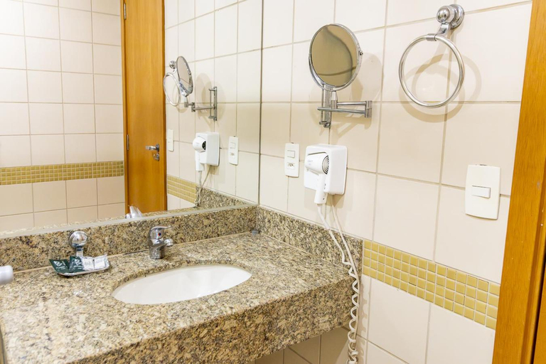 Bathroom 5, Ozped Flats Particulares Nobile Suites, Brasília
