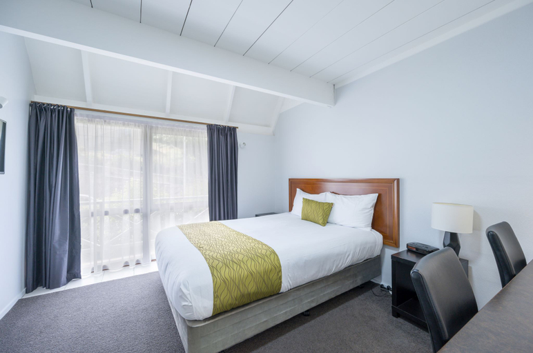 Bedroom 2, Admirals Motor Inn, Nelson