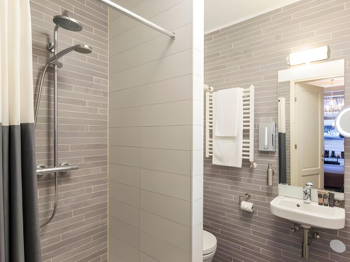 Bathroom 3, Grand Canal Boutique Hotel, Amsterdam