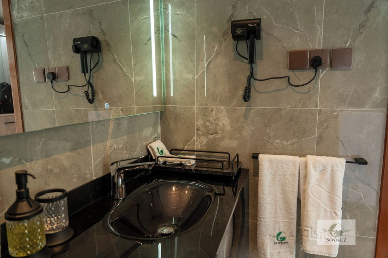 Bathroom, Boynuz Hotel, Laikipia West