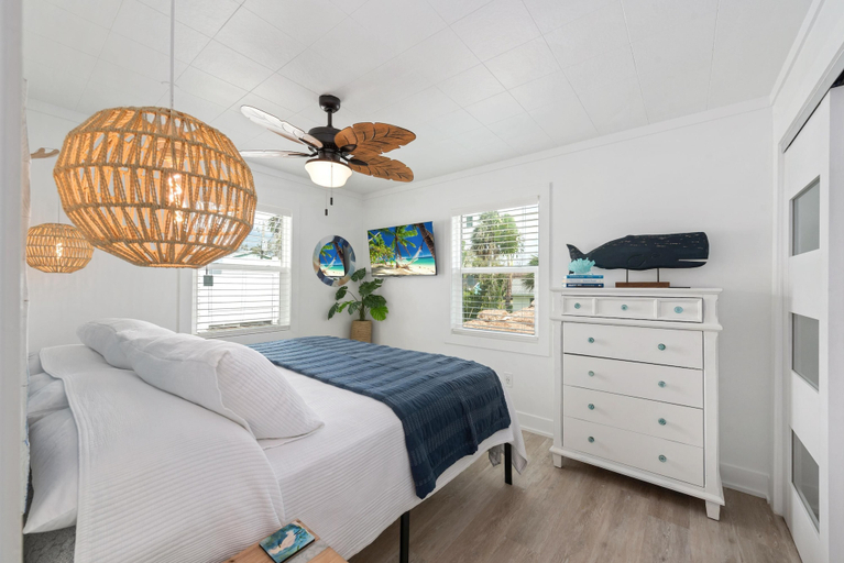 Bedroom 4, Bluewaters Beach House, Lee