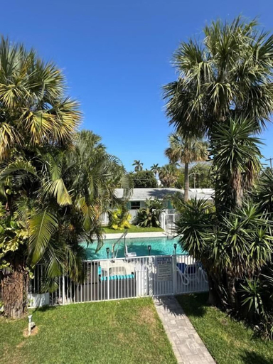 Exterior & Views 2, White Horse Motel, Palm Beach