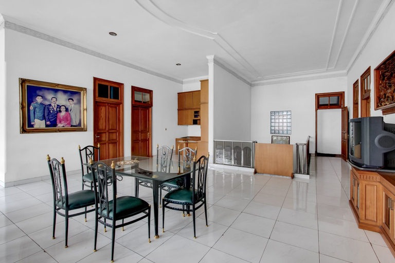 Lobby sitting area 4, Hotel O Bimo Inn Guest House, Yogyakarta