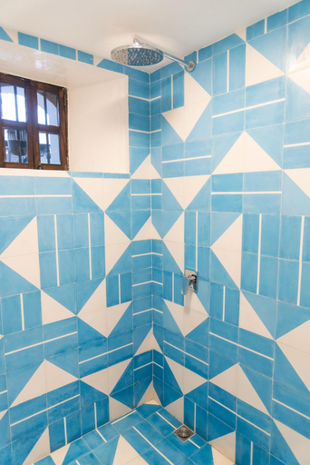 Bathroom 4, Adra Hostel, Antigua Guatemala
