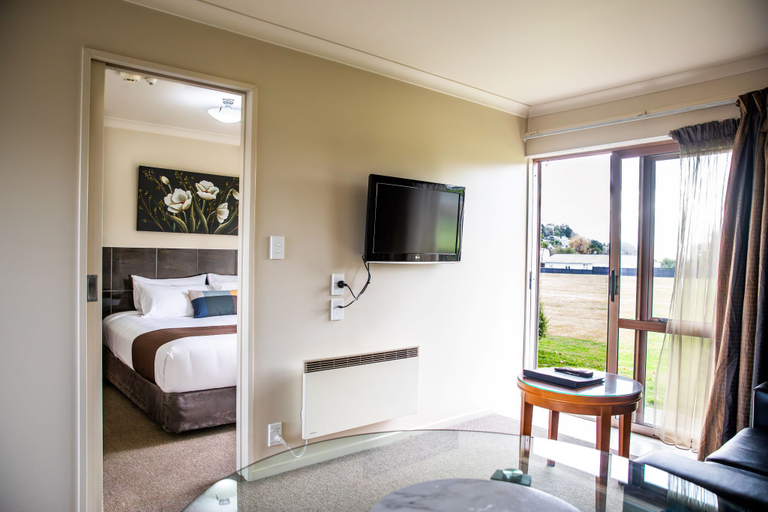 Bedroom 4, Admirals Motor Inn, Nelson