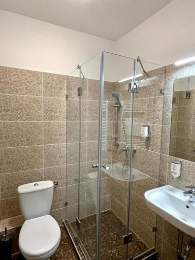 Bathroom 4, Thomas Hotel Budapest, Budapesti