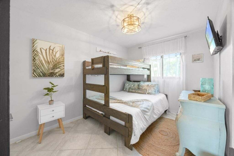 Room 5, Tennis Place Unit B22 2 Bedroom Condo, Lee