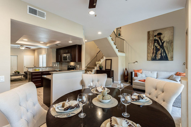 Room 5, Spectacular Lake and Mountain View BBQ Pool Spa, Riverside