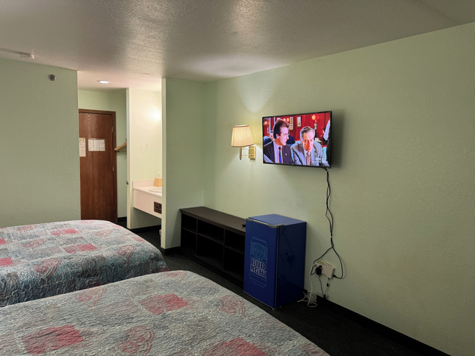 Bedroom 4, Highland Inn Peculiar, Kansas City
