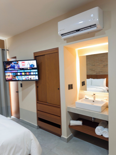 Room 3, Kooch Aparthotel, Del Centro