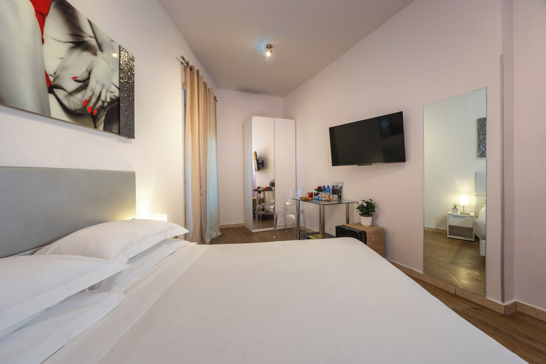 Bedroom 4, Vaticano84, Rome